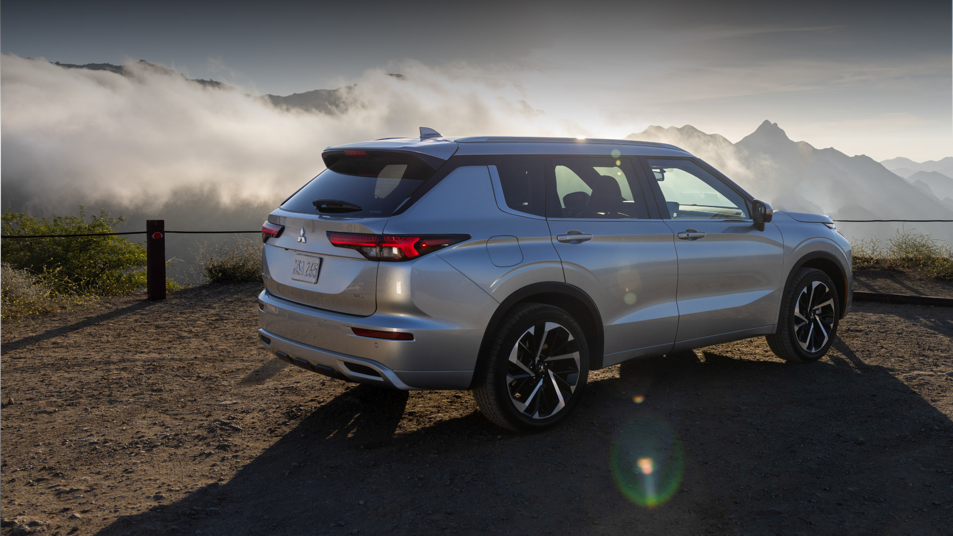 Mitsubishi Outlander rear view